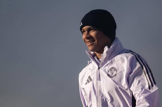 开云体育平台-迭戈-莱昂：我还有很多不足之处，卡里克让我提高战术意识